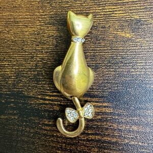 Gold Cat Brooch with Rhinestone Bow and Articulated Tail Vintage
